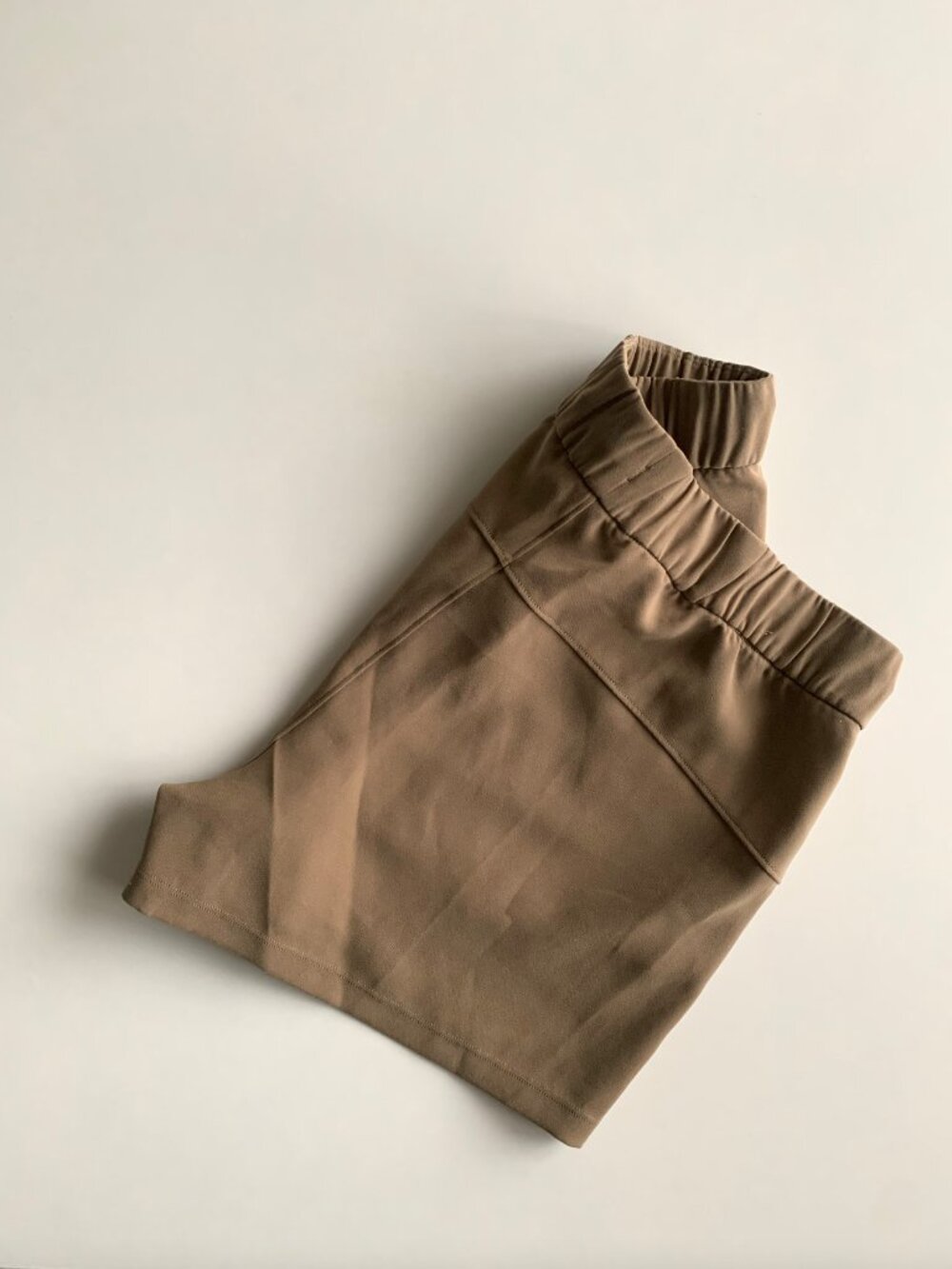 Lululemon On The Fly Short *Woven in Khaki *2.5"